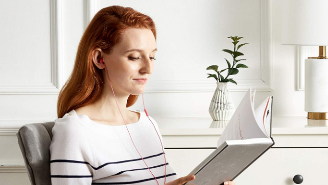 Wired headphones earbud